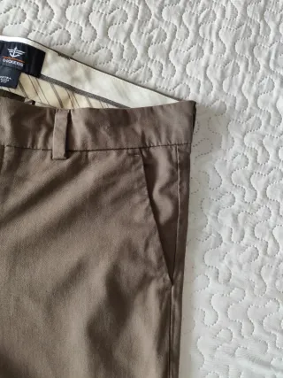 Pantalón chino Dockers hombre