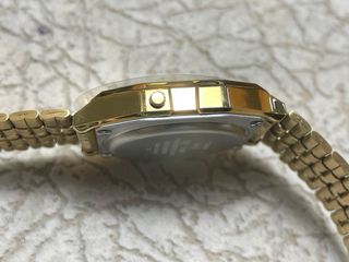 Reloj Casio Dorado Digital