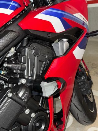 HONDA CBR650R ROJA GRAND PRIX