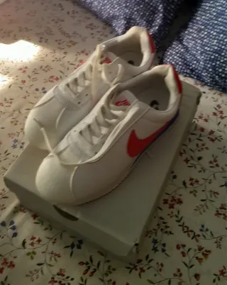 Zapatillas Nike Cortez Blancas y Rojas