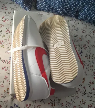 Zapatillas Nike Cortez Blancas y Rojas