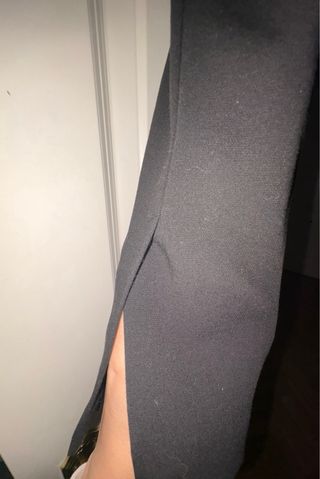 Pantalón negro abierto abajo