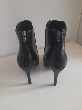 Botines negros tacón aguja