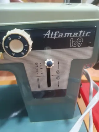 Máquina de coser Alfa