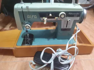 Máquina de coser Alfa