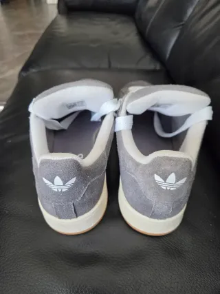 Adidas Campus talla 40,5 Grises