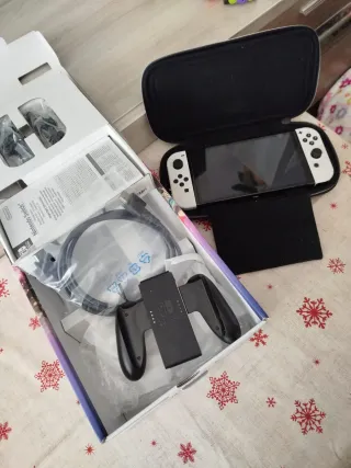 Nintendo Switch OLED + Funda transporte