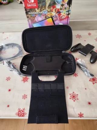 Nintendo Switch OLED + Funda transporte