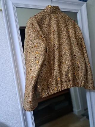 Cazadora bomber dorada lentejuelas