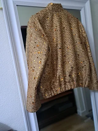 Cazadora bomber dorada lentejuelas