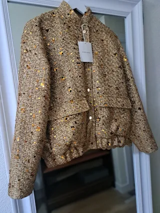 Cazadora bomber dorada lentejuelas