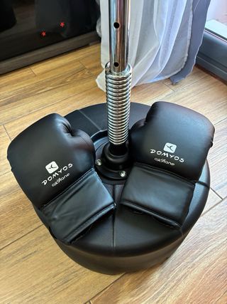 Punching de boxeo con guantes