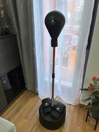 Punching de boxeo con guantes