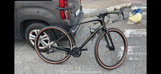 Bici da Gravel Giant Revolt Advanced 2 L-M