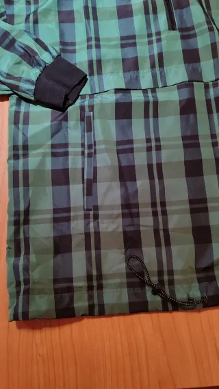 Chaqueta de cuadros verde y negra