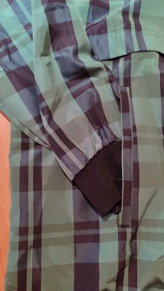 Chaqueta de cuadros verde y negra