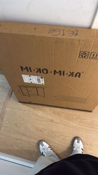 Mesita de estudio de madera