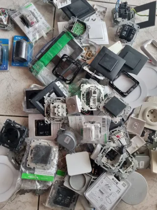 Lote interruptores y mecanismos eléctricos