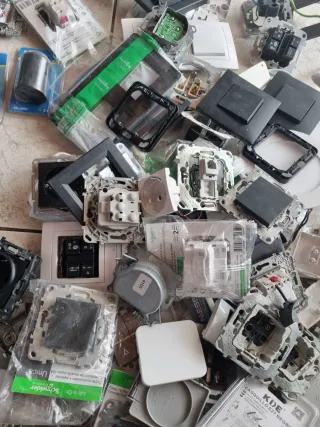 Lote interruptores y mecanismos eléctricos