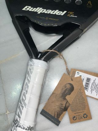 Pala Bullpadel Flow Legend (Sin estrenar)