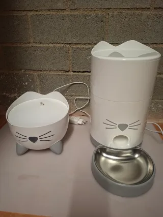 Comedero y bebedero automático para mascotas