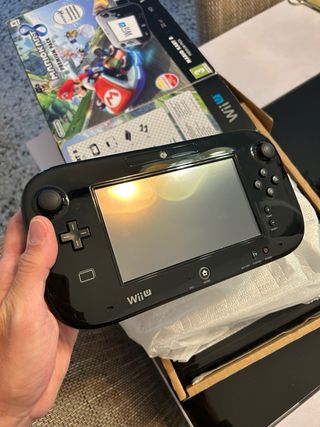 Nintendo Wii U 32GB Mario Kart 8 Premium Pack