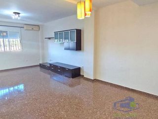 Piso en alquiler en Monserrat