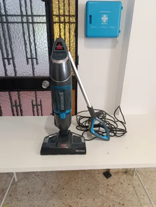 Aspirador y limpiador a vapor Bissell