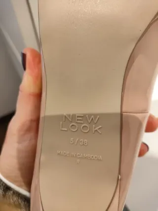 Zapatos charol New Look Talla 38 Beige