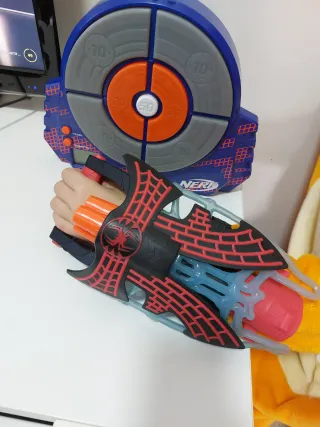 Diana Electrónica Nerf y lanzador espiderman