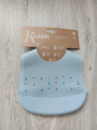 Babero Kiokids de silicona azul