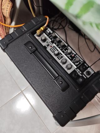 Amplificador Roland Cube 30 COSM