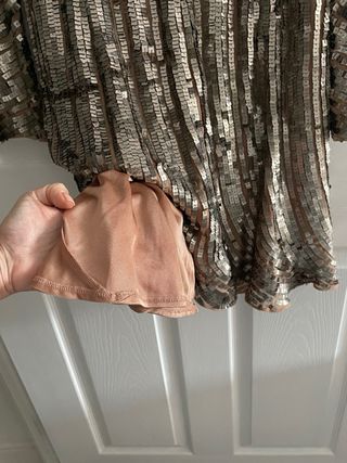 Vestido de lentejuelas con manga larga