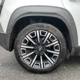 Renault 4 E-TECH 2025