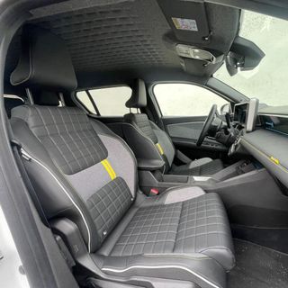 Renault 4 E-TECH 2025