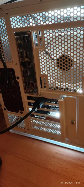Ordenador torre cpu AMD 7600 y gráfica Nvidia 3080