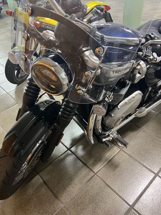 Moto triumph speedmasyer 1200