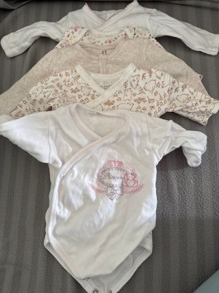 5 Bodies Bebé Menina 1 Mês