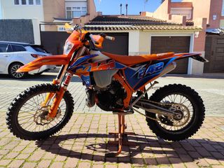 KTM 300 TPI 2020 modelo Six days.