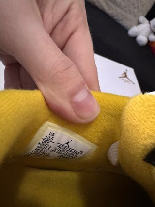 Jordan 4 Retro Bianco Giallo