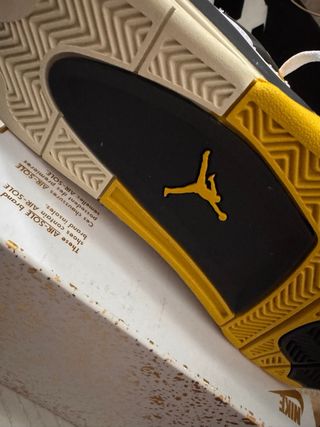 Jordan 4 Retro Bianco Giallo