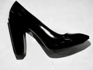 Zapatos de tacón Loewe negros