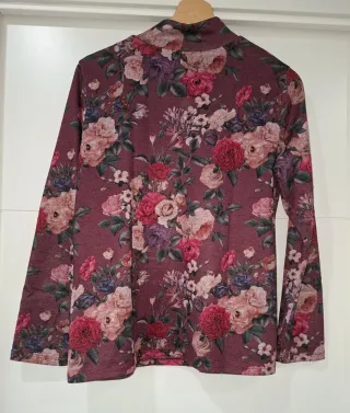 Camiseta flores manga larga