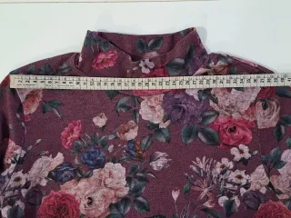 Camiseta flores manga larga
