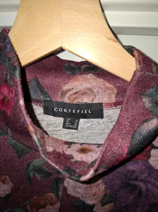 Camiseta flores manga larga