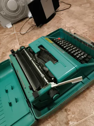 Máquina de escribir Olivetti Studio 45