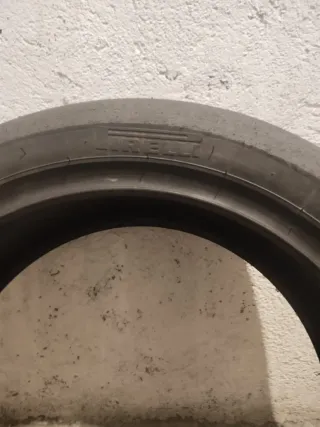 Rueda slick moto circuito