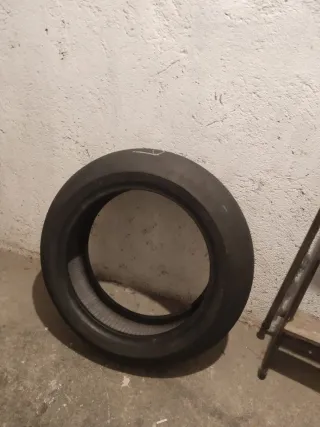 Rueda slick moto circuito