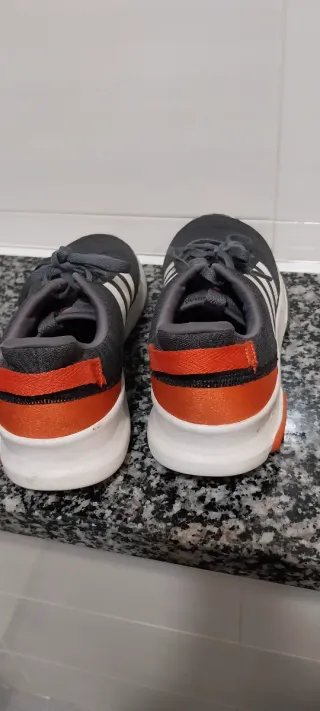 Zapatillas Adidas Gris y Naranja