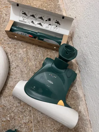 Aspirador Kobold con accesorios